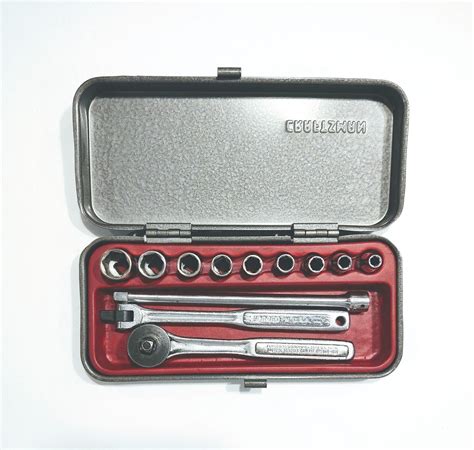 Socket Set W/Metal Box 